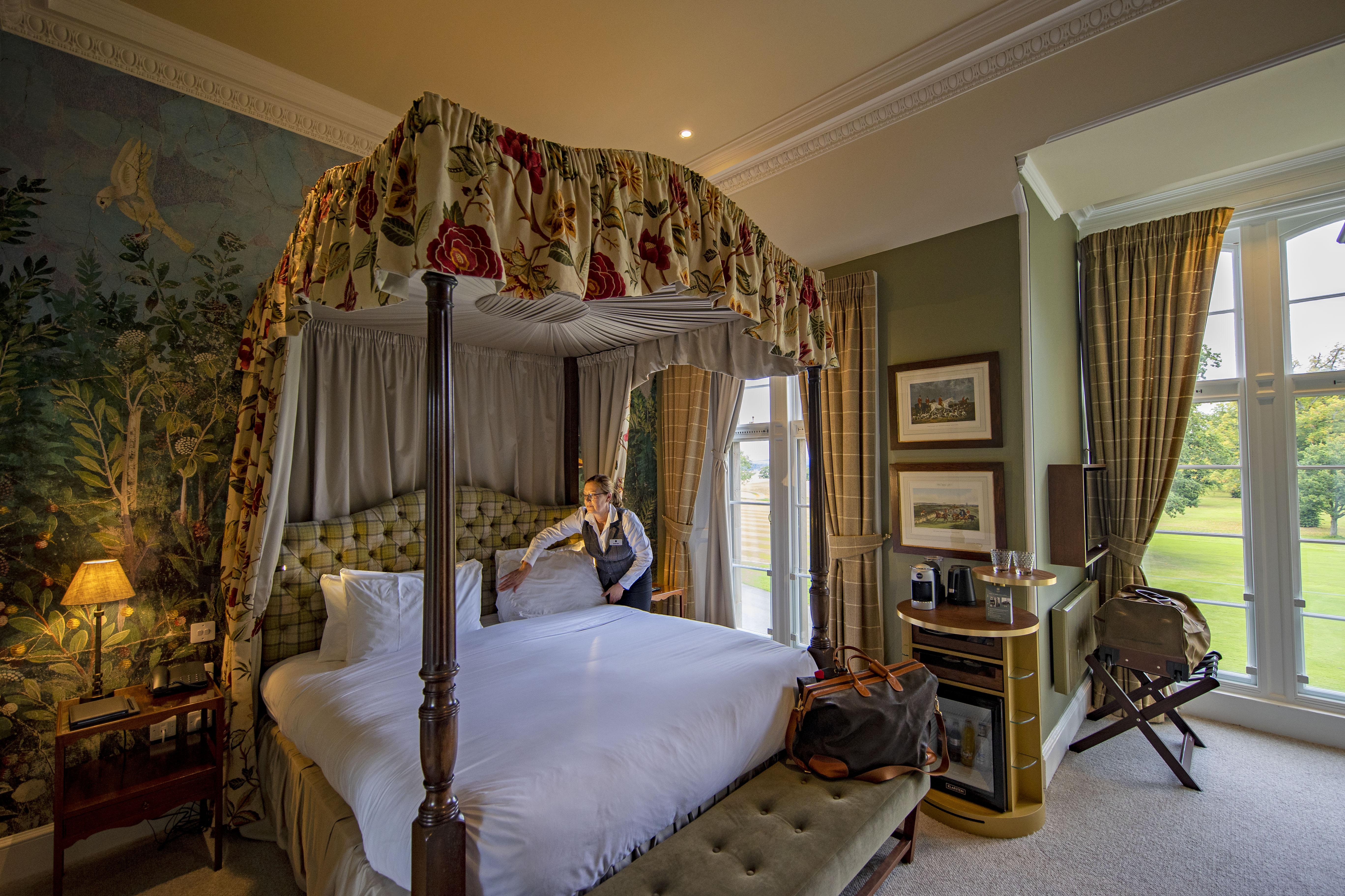 Schloss Roxburghe, Part Of Destination By Hyatt ภายนอก รูปภาพ A bedroom at the hotel