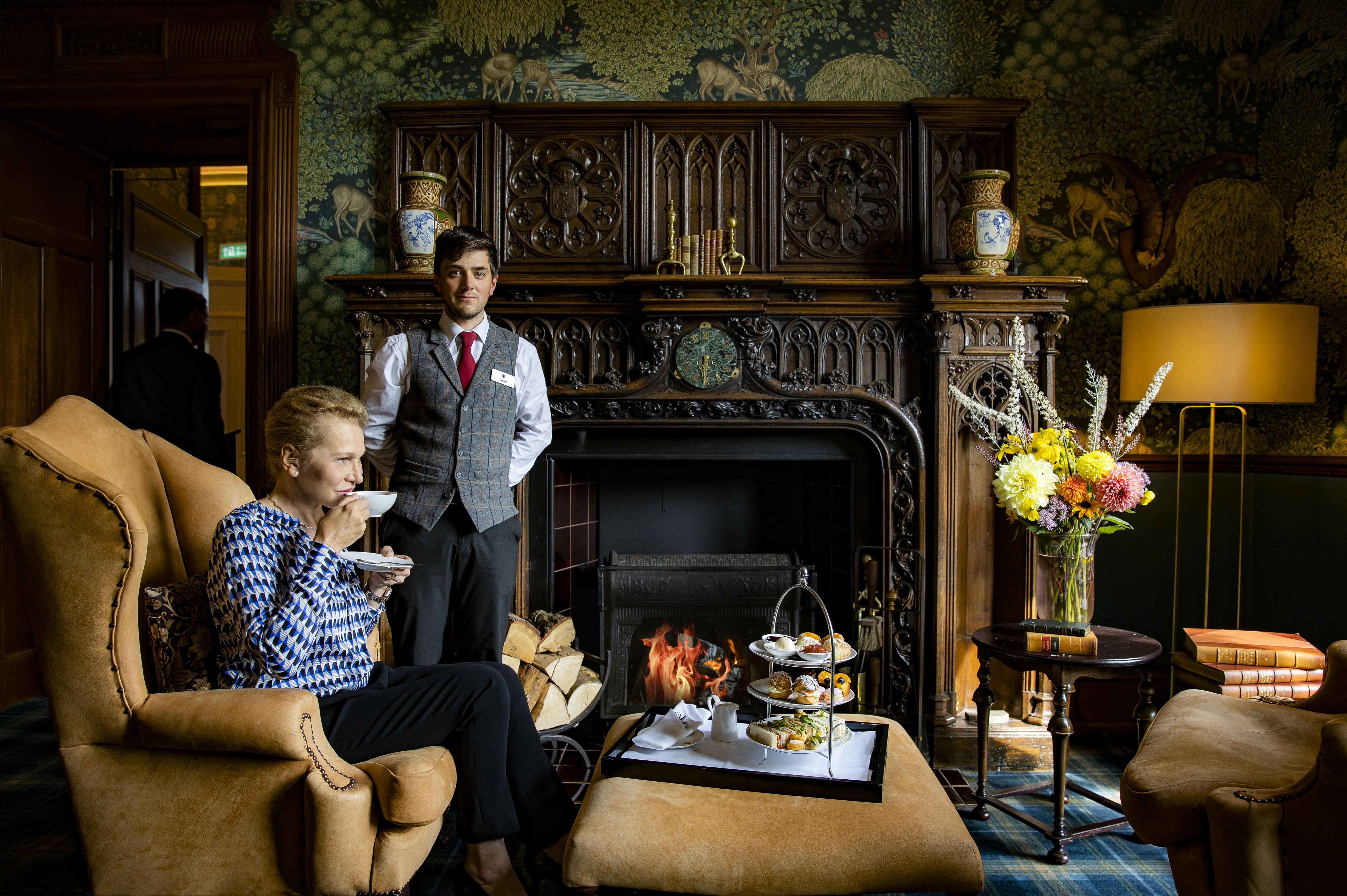 Schloss Roxburghe, Part Of Destination By Hyatt ภายนอก รูปภาพ The fireplace in the Drawing Room