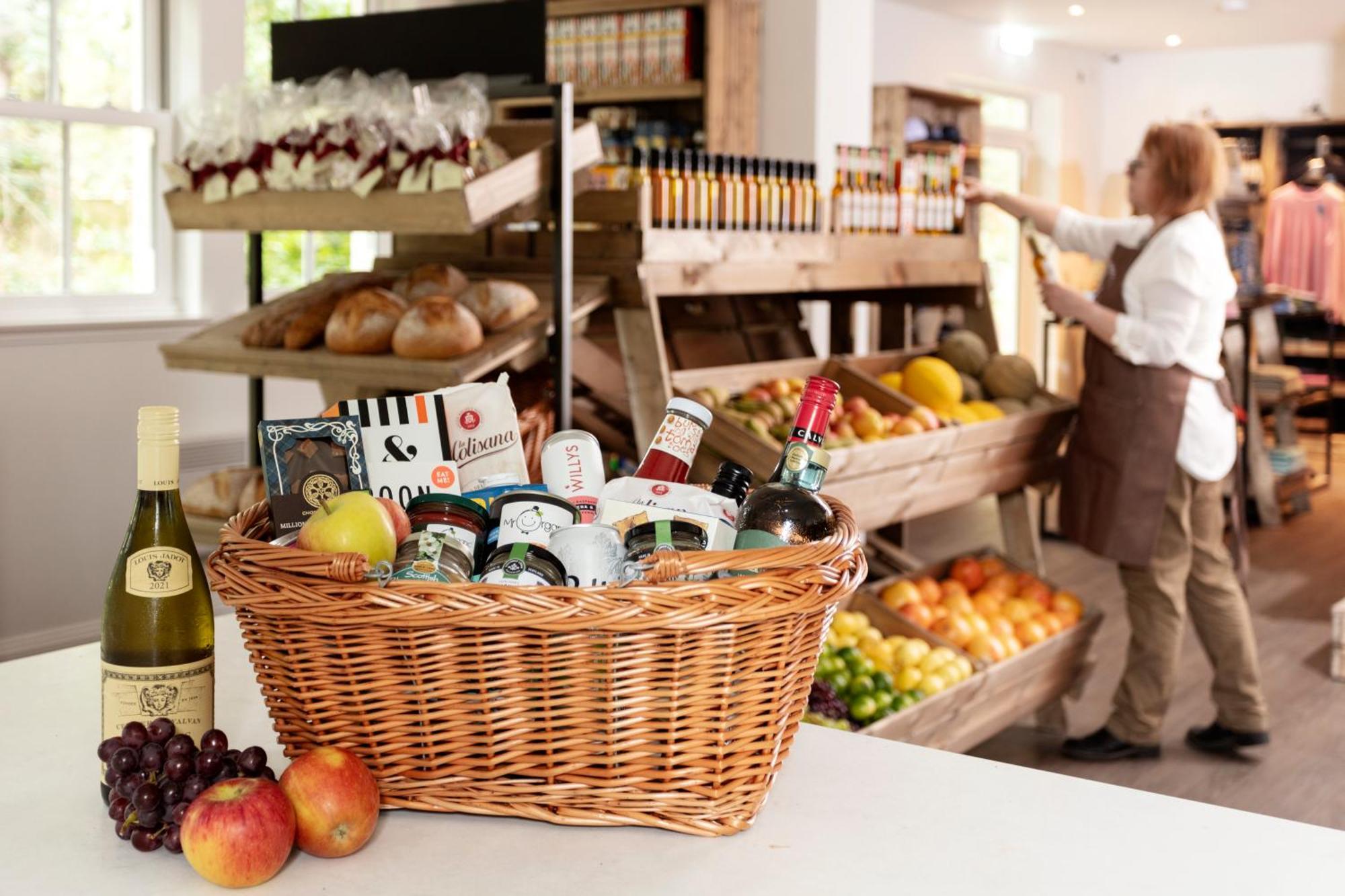 Schloss Roxburghe, Part Of Destination By Hyatt ภายนอก รูปภาพ A typical shopping basket