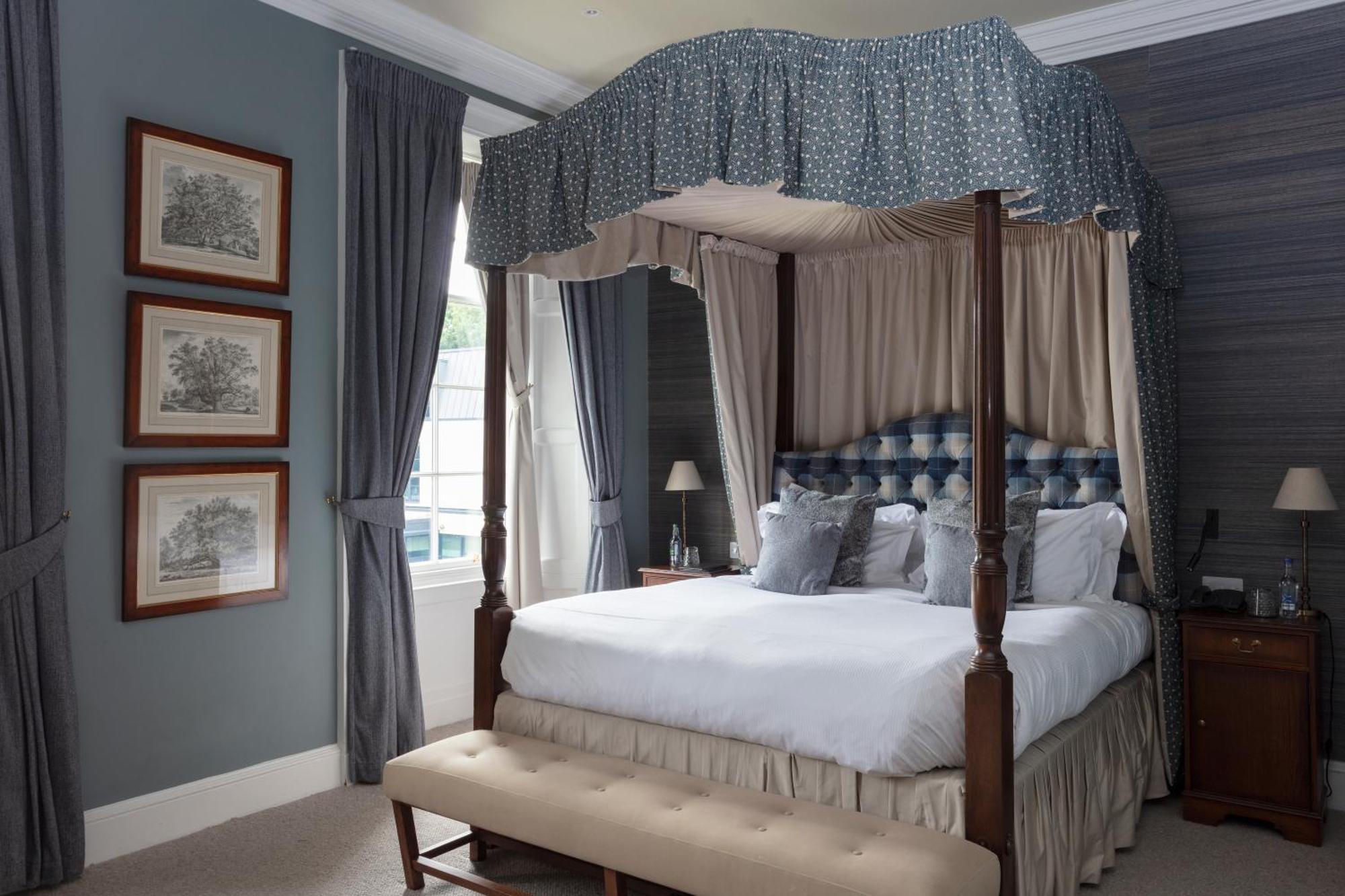 Schloss Roxburghe, Part Of Destination By Hyatt ภายนอก รูปภาพ A bedroom at the hotel