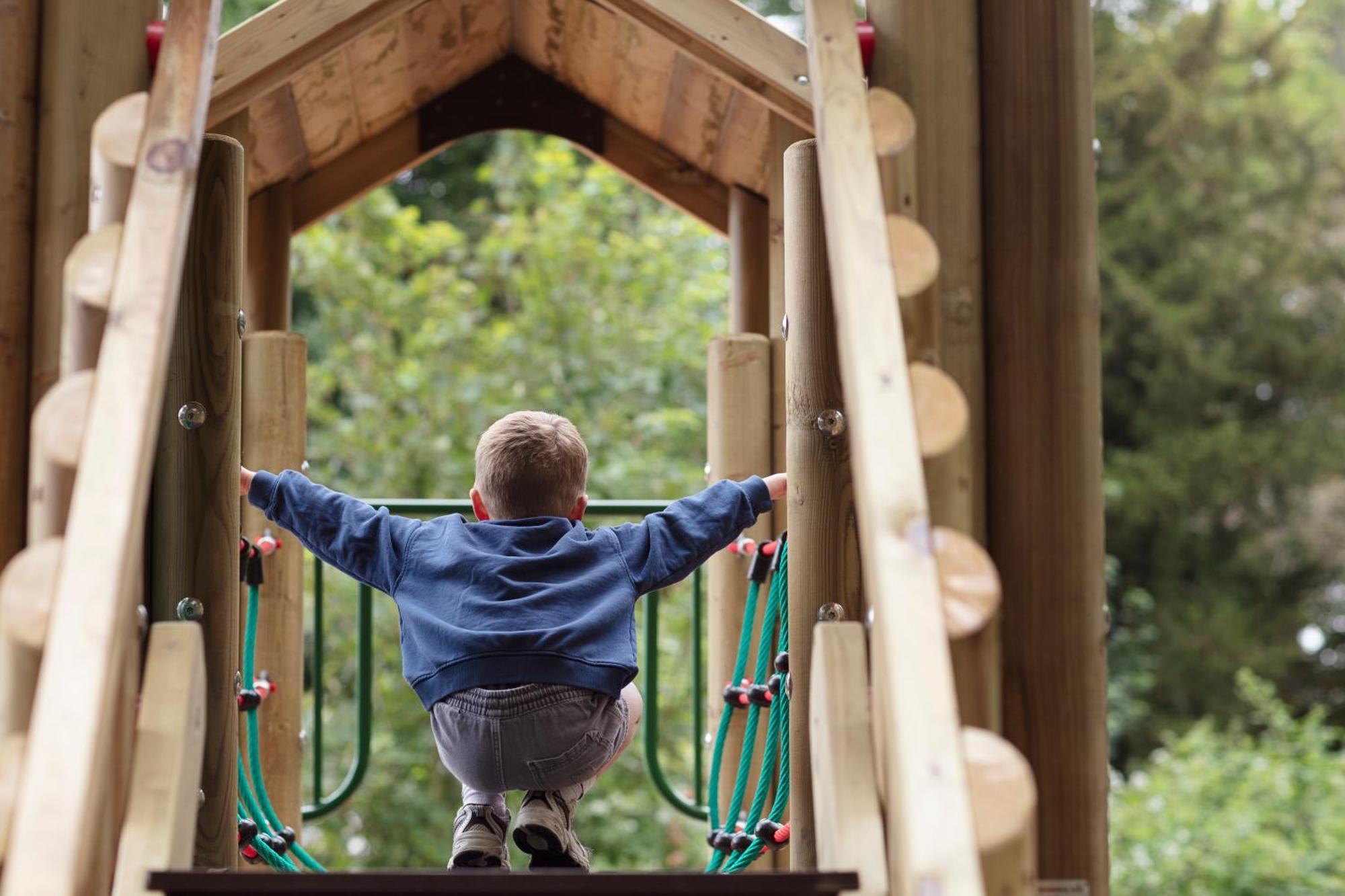 Schloss Roxburghe, Part Of Destination By Hyatt ภายนอก รูปภาพ Child playing on a climbing frame